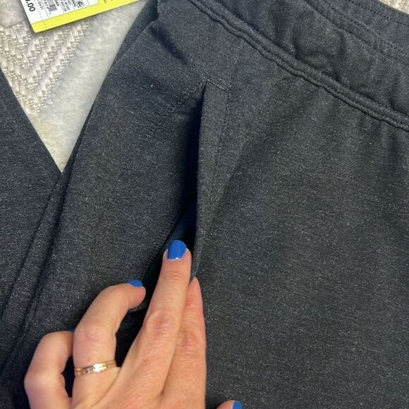 TARGET - ALL IN MOTION - Heathered Black Soft Jogger - Picture 3 of 4
